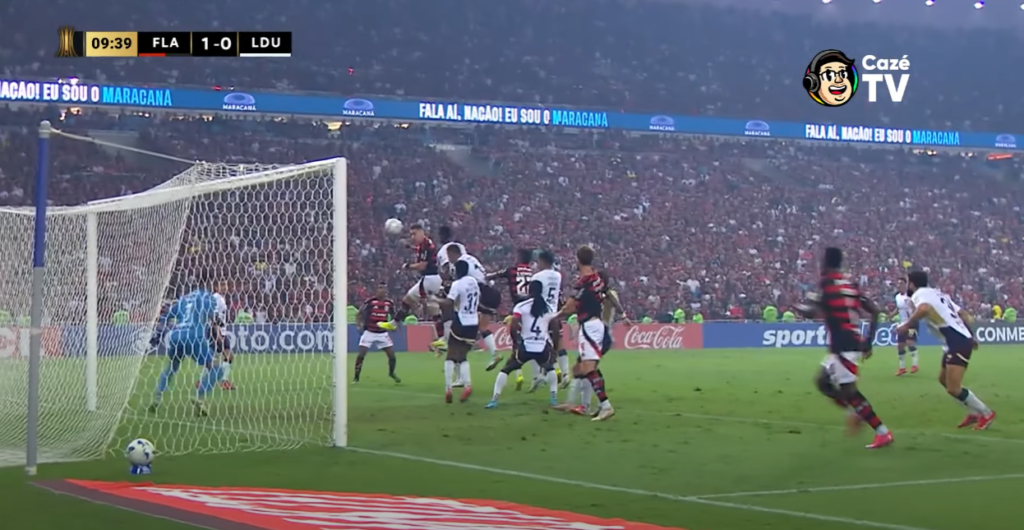Flamengo vence a LDU - Gol Léo Ortiz