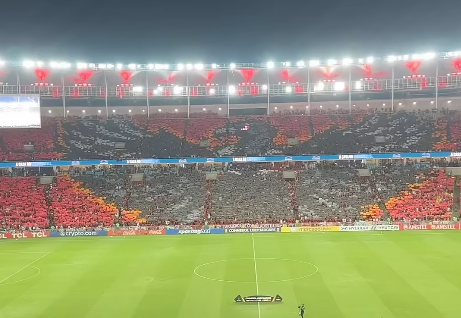 Flamengo vence a LDU - mosaico do Urubu